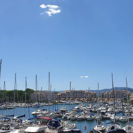 Les Marines De Apartment